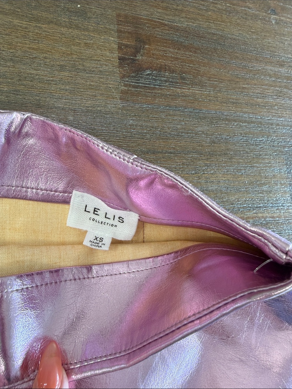 Le Lis Metallic Rose Mini Skirt - Picture 2 of 5